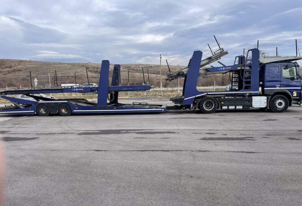 Car carrier trailers